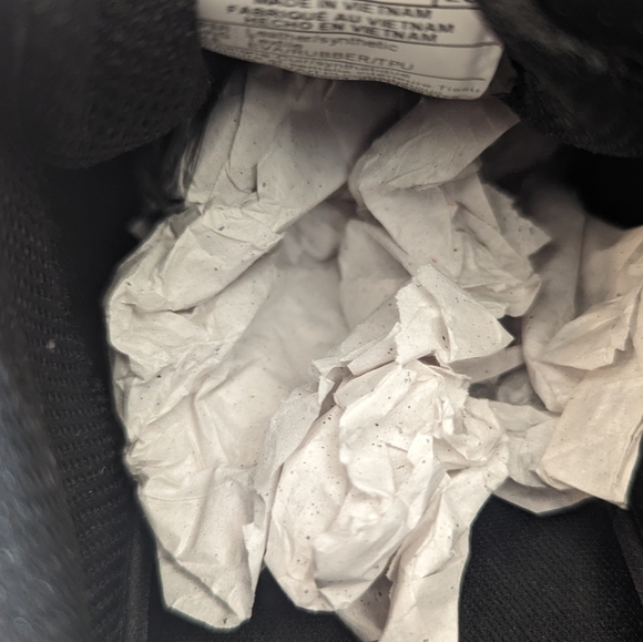 NEW W TAGS WOMENS FILA MEMORY FOAM SLIP RESISTANT BLACK SHOES MAKE OFFER - Picture 5 of 5